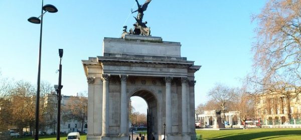 Next to the historical landmark that is the Marble Arch statue you can get an Asian massage with the Asian masseuse of your choice